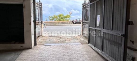 Гараж 18м² в Генуя, Италия № 292403 3