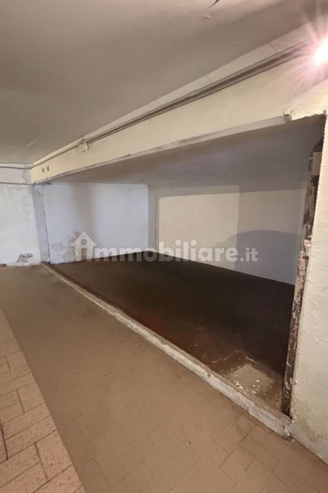 Гараж 18м² в Генуя, Италия № 292403