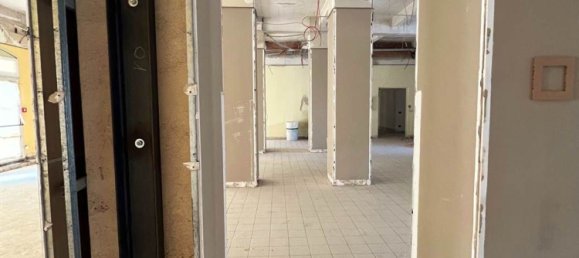 485m² Commercial property in Padua, Italy No. 257987 7