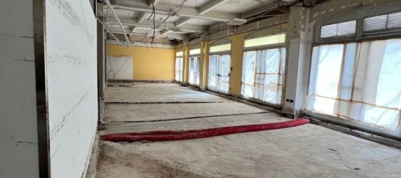 485m² Commercial property in Padua, Italy No. 257987 11