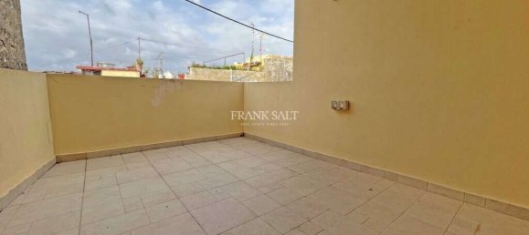2 bedrooms House in Luqa, Malta No. 1863 32