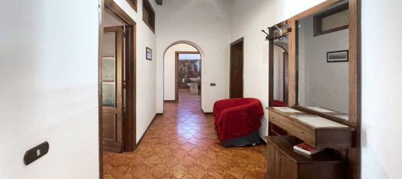 5 bedrooms Apartment in Montepulciano, Italy No. 57086 5