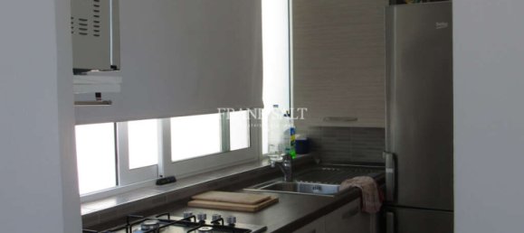 2 bedrooms Penthouse in Saint Paul's Bay, Malta No. 10757 3