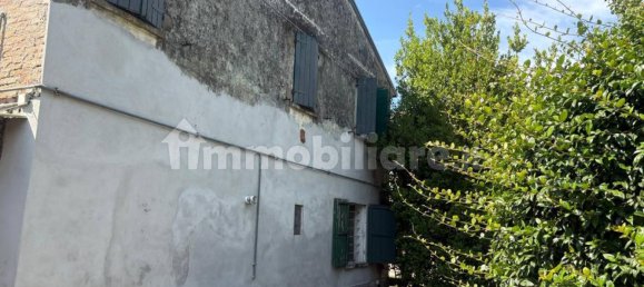 2 bedrooms Villa in Ferrara, Italy No. 307304 4