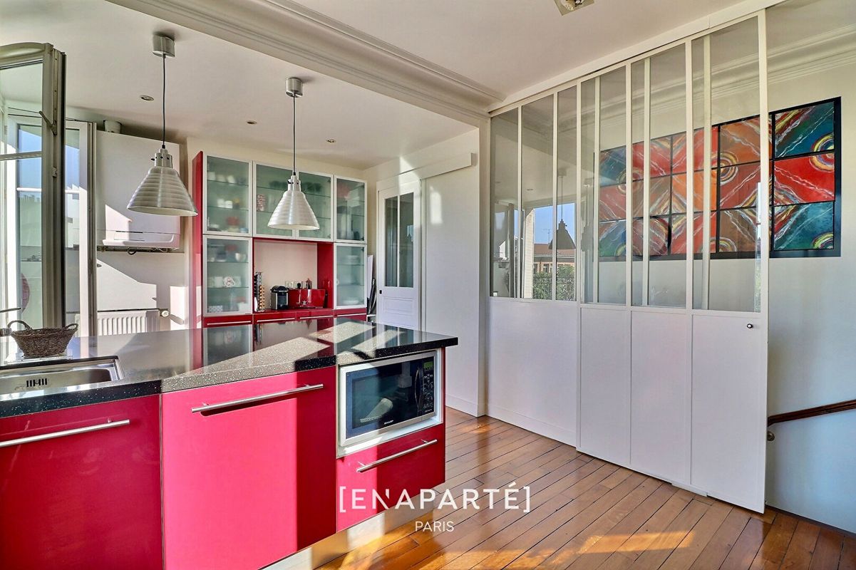 3 bedrooms Duplex in Paris, France No. 182624