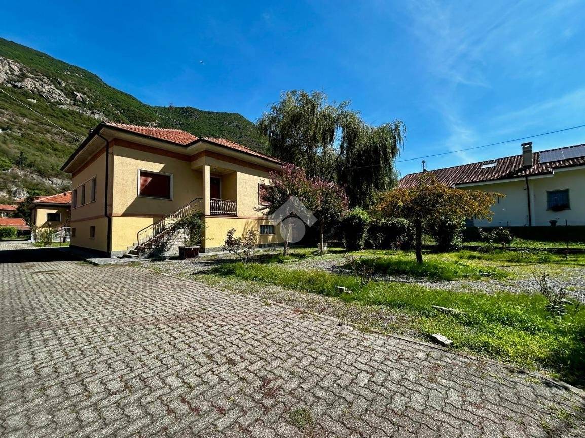 2 bedrooms Villa in Borgone Susa, Italy No. 388845