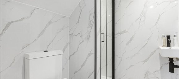  Apartment in Richmond, United Kingdom No. 8989 9