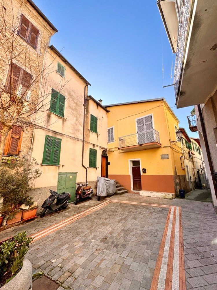 5غرفة شقة في Pontedassio, Italy رقم 39185