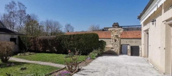 4 bedrooms House in Bievres, France No. 44441 23