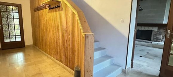 4 bedrooms House in Bievres, France No. 44441 3