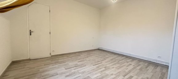 4 bedrooms House in Bievres, France No. 44441 17