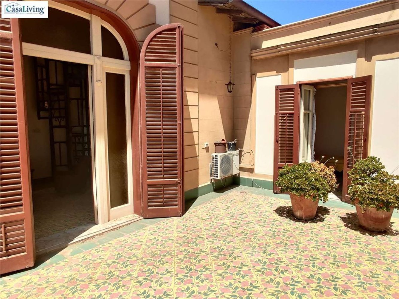 5 rooms Apartment in Palermo, Italy No. 112834