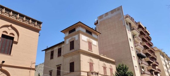 5 rooms Apartment in Palermo, Italy No. 112834 3