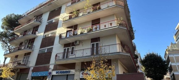 4 rooms Apartment in Rome, Italy No. 34109 79