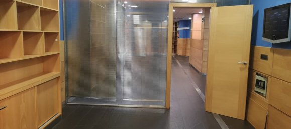 Коммерческая недвижимость 310м² в Ла-Корунья, Испания № 18789 9