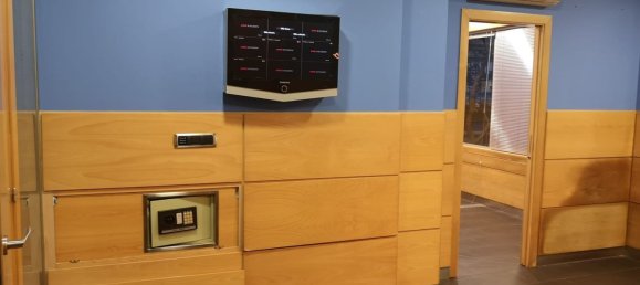 Коммерческая недвижимость 310м² в Ла-Корунья, Испания № 18789 8