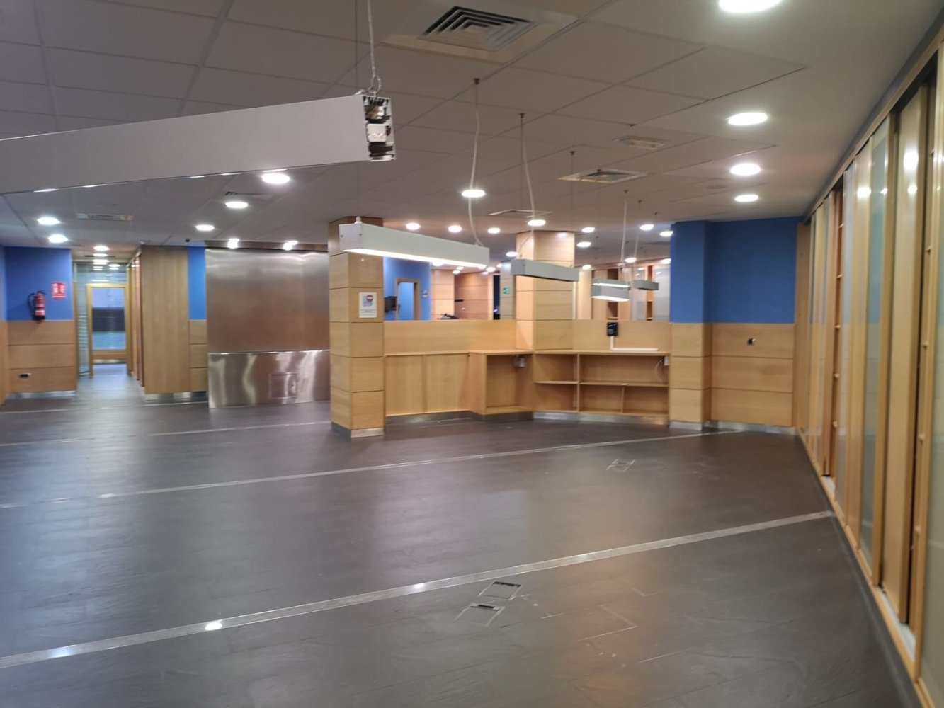 Коммерческая недвижимость 310м² в Ла-Корунья, Испания № 18789