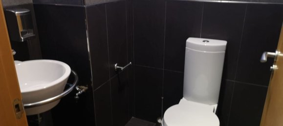 Коммерческая недвижимость 310м² в Ла-Корунья, Испания № 18789 14