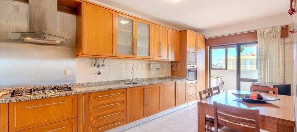 2 bedrooms Apartment in Portimao, Portugal No. 220021 2