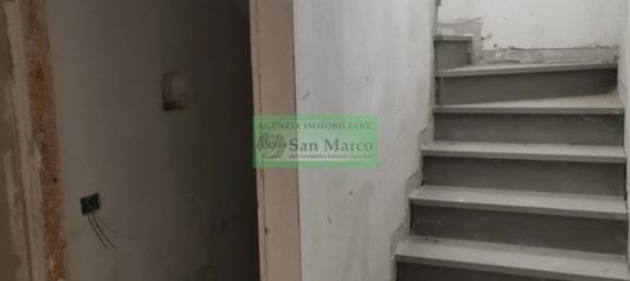 10 rooms House in Capannori, Italy No. 42747 2