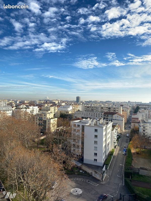 Apartamento de 3 dormitorios en Lyon, France No. 339305