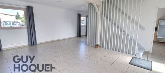 2 bedrooms House in Bernay, France No. 356134 7