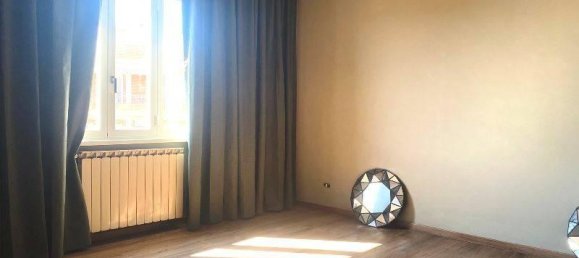 Квартира с 4 комнатами в Рим, Италия № 77298 9