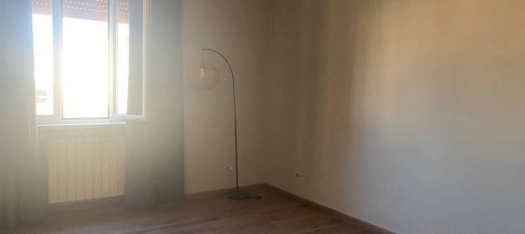 Квартира с 4 комнатами в Рим, Италия № 77298 20