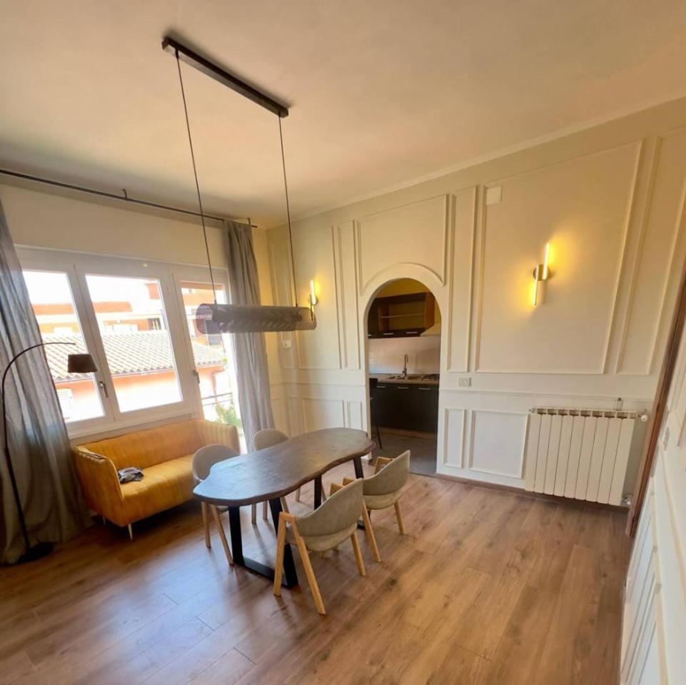 Квартира с 4 комнатами в Рим, Италия № 77298