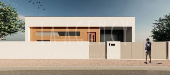 3 bedrooms House in Mexilhoeira Grande, Portugal No. 152865 2