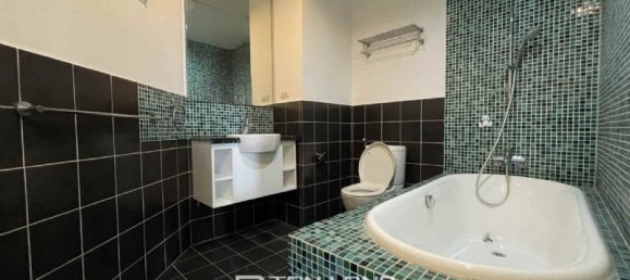 5 bedrooms Apartment in Tay Ho, Vietnam No. 730 18