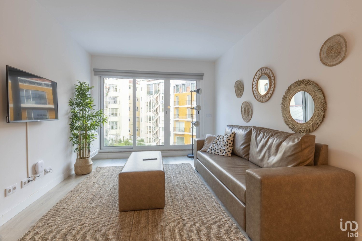 Квартира с 3 спальнями в Лиссабон, Португалия № 12705