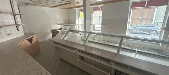 220m² Commercial property in Sommerda, Germany No. 343897 3