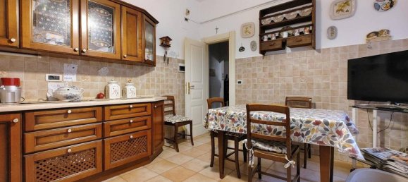 Apartamento de 2 habitaciónes en Genoa, Italy No. 33965 4