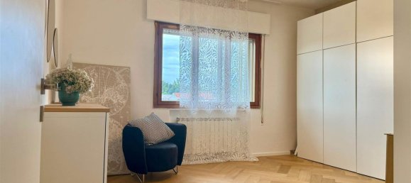 6-salle Appartement à Mirano, Italy No. 270385 16