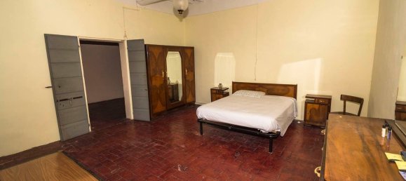 Дом с 18 спальнями в Ронкоферраро, Италия № 362856 15