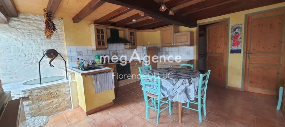 9 Schlafzimmer Haus in Romazieres, France, Nr. 102195 5