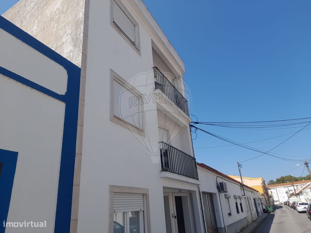 2 bedrooms Apartment in Almeirim, Portugal No. 295763