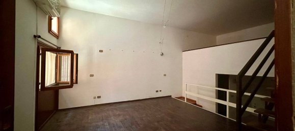 Studio in Ferrara, Italy No. 278961 15