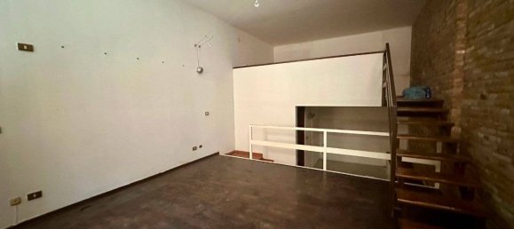 Studio in Ferrara, Italy No. 278961 9