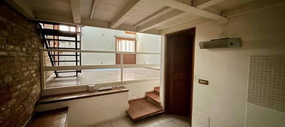 Studio in Ferrara, Italy No. 278961 13