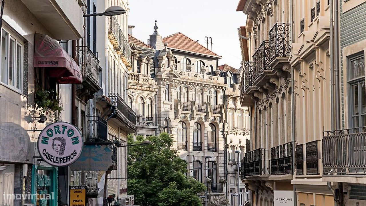 9 bedrooms Building in Porto, Portugal No. 132352