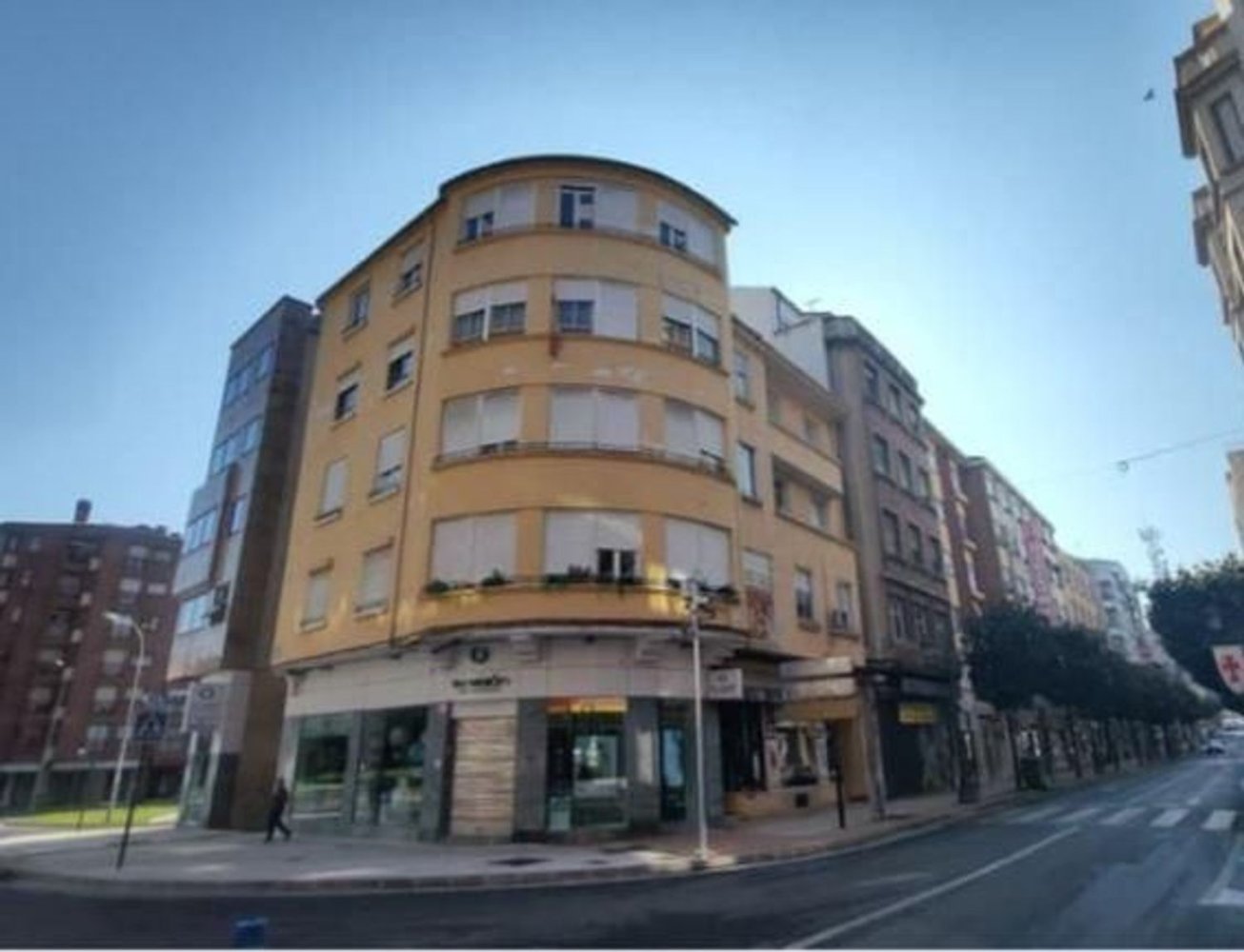 3 bedrooms Apartment in Leon, Spain No. 91867