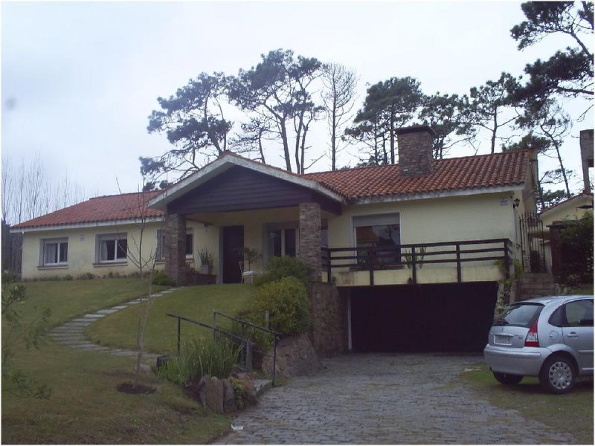 4 bedrooms House in Maldonado, Uruguay No. 4986