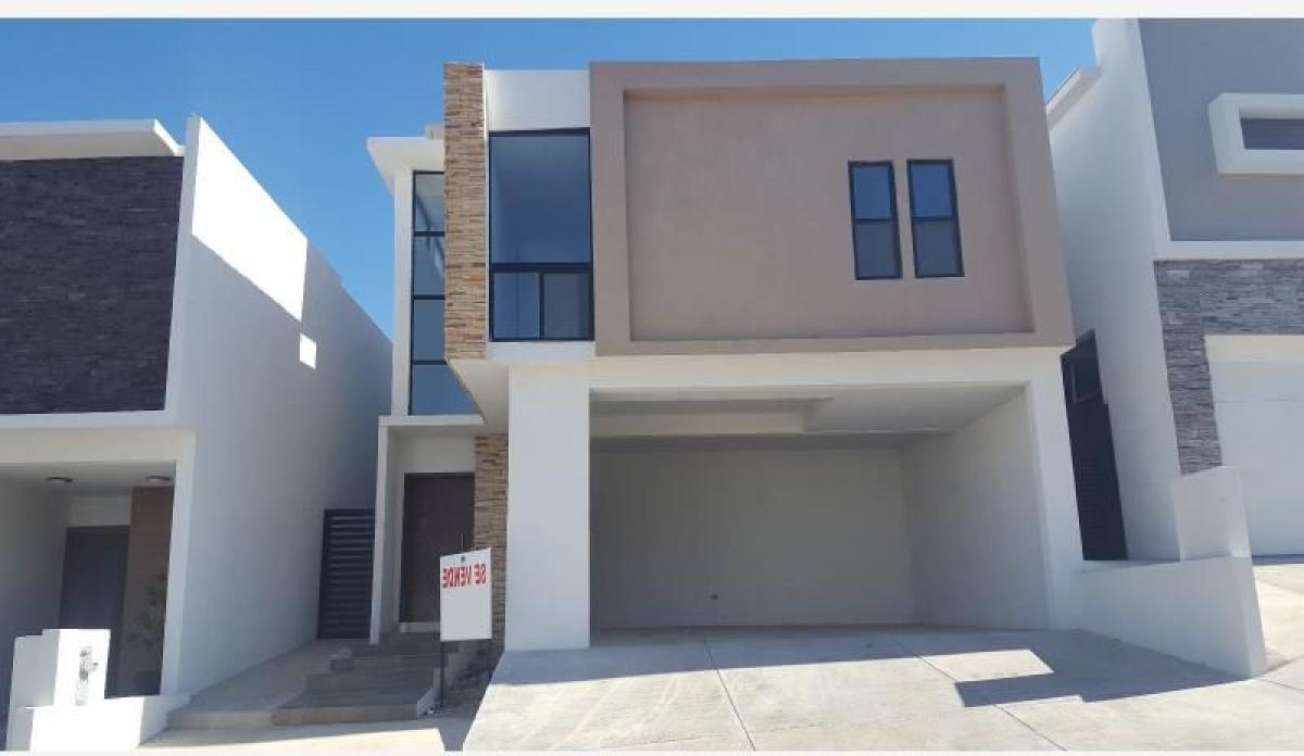 3 bedrooms House in Chihuahua, Mexico No. 166139