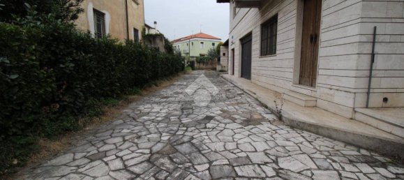 4 bedrooms Villa in Brescia, Italy No. 127488 42