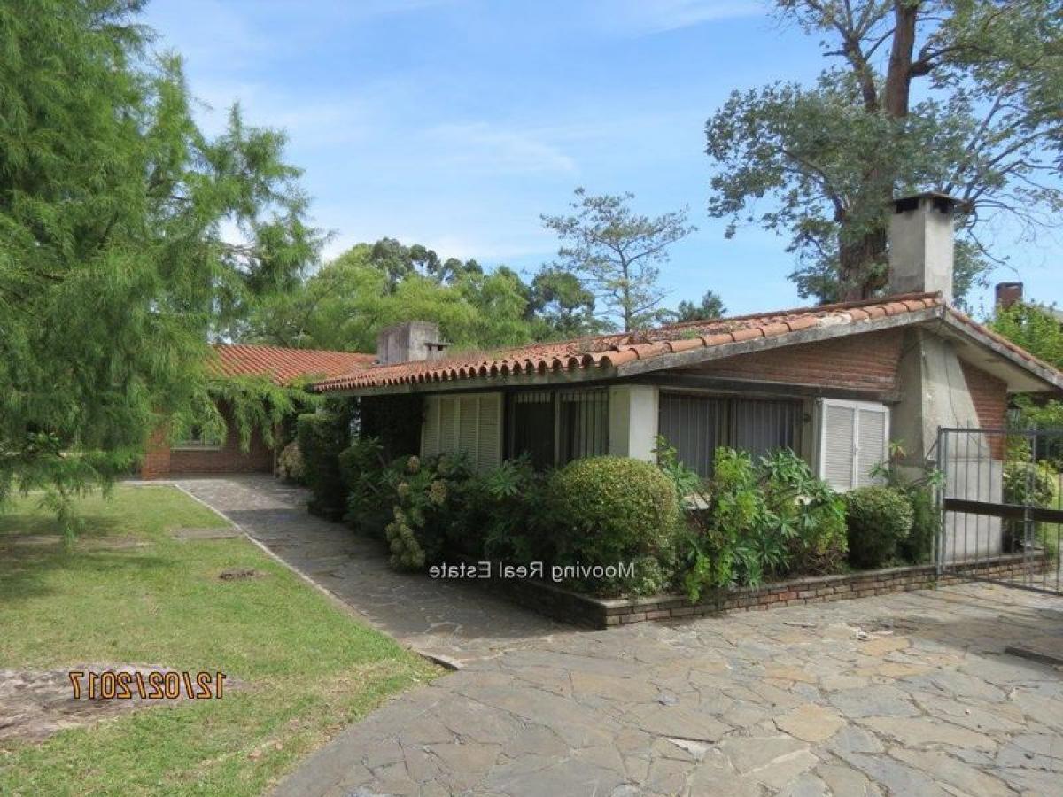 3 bedrooms House in Canelones, Uruguay No. 1809