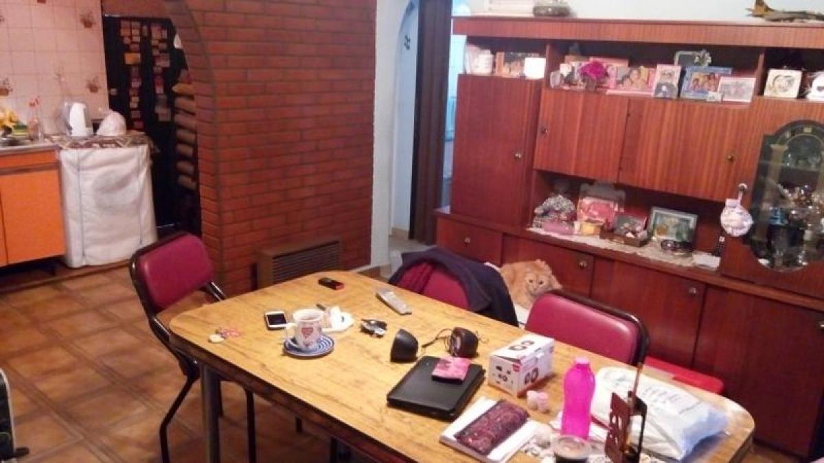 Apartamento T2 em Tres de Febrero, Argentina N.º 18286