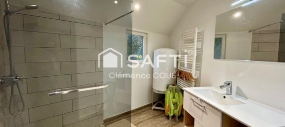 Земельный участок 900м² в Бекон-ле-Гранит, Франция № 100782 4