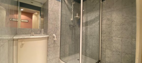 3 bedrooms Apartment in Yvelines, France No. 130385 10